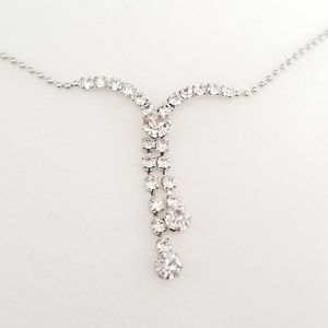 Gorgeous Silver Necklace and Earrings Set